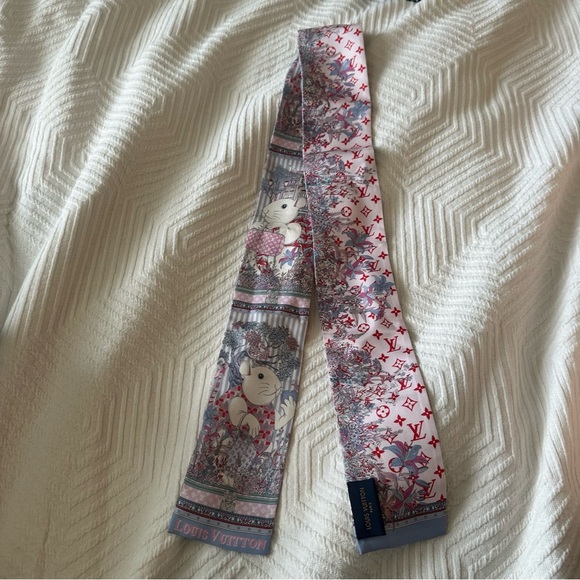 LV Pink Mouse Bandeau - Picture 13 of 14